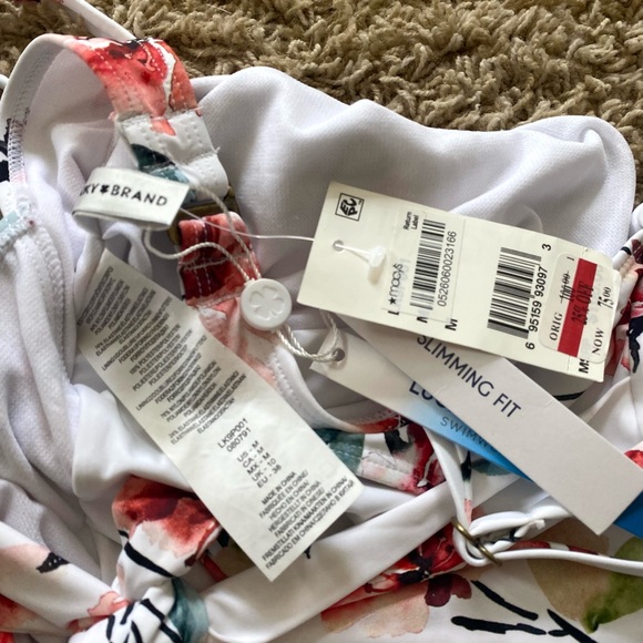 Brand new Lucky Brand cordavalle plunge white floral one piece swimsuit - Picture 6 of 7